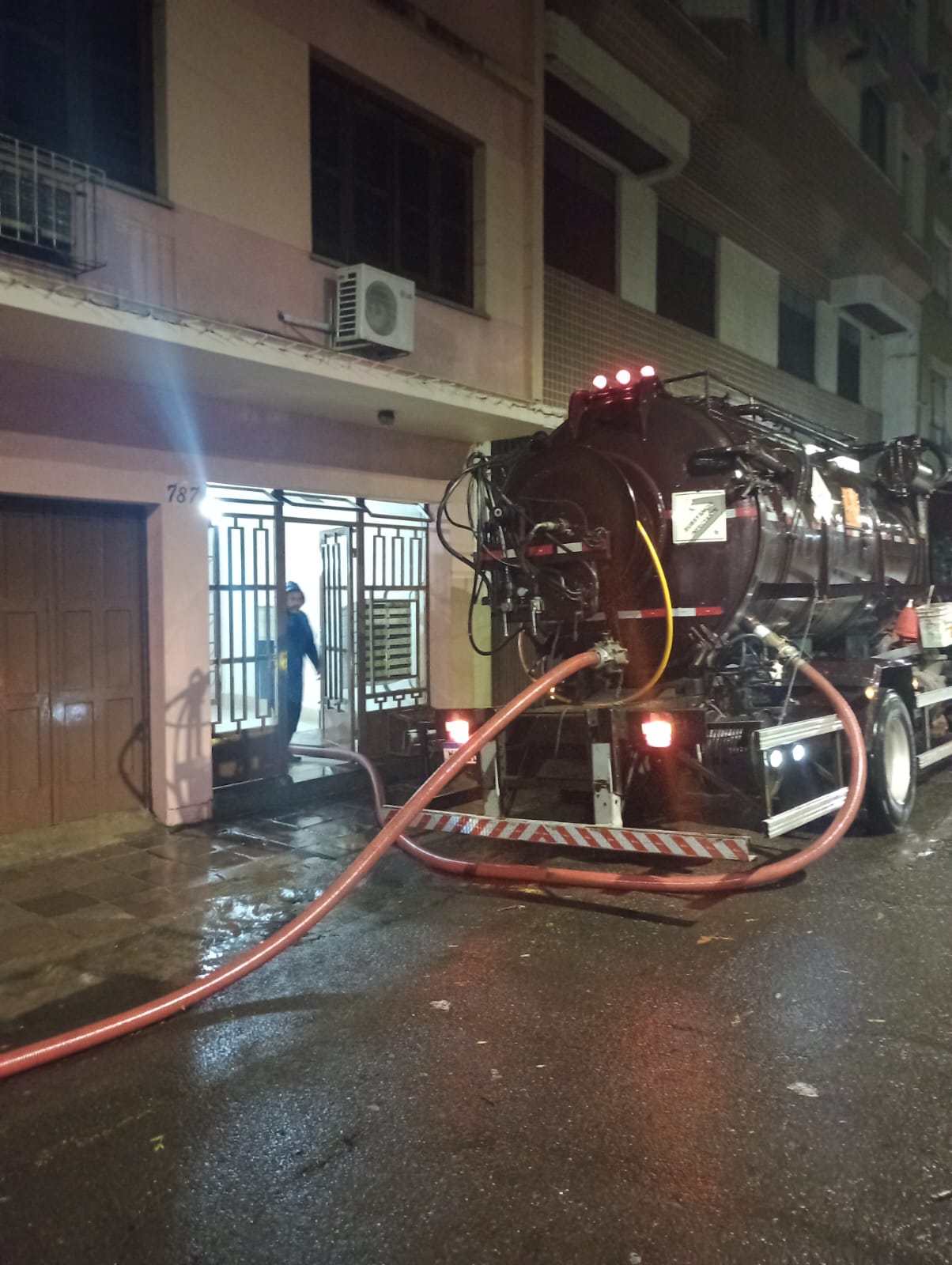 Encanador e dedetização e limpa fosse (25)