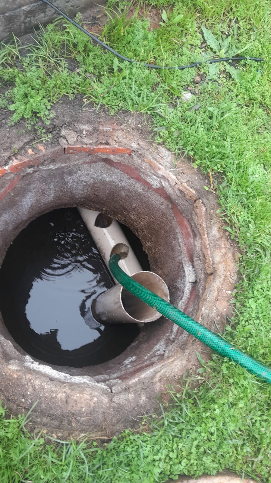 Encanador e dedetização e limpa fosse (8)