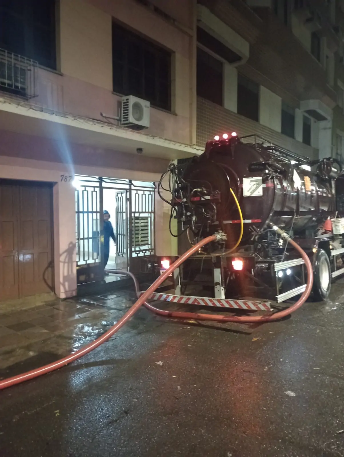 Encanador e dedetização e limpa fosse (25)